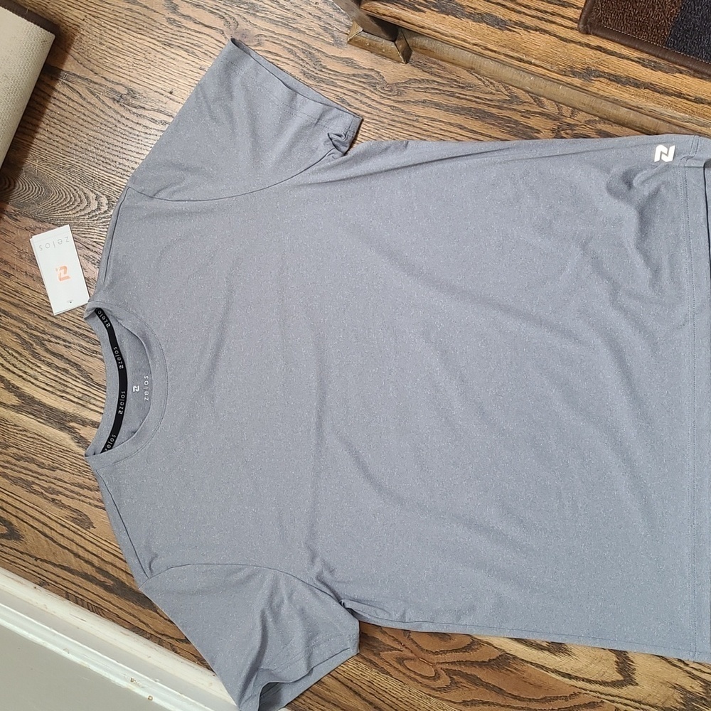 Men's Zelos gray lightweight short sleeve t shirt NWT Size L